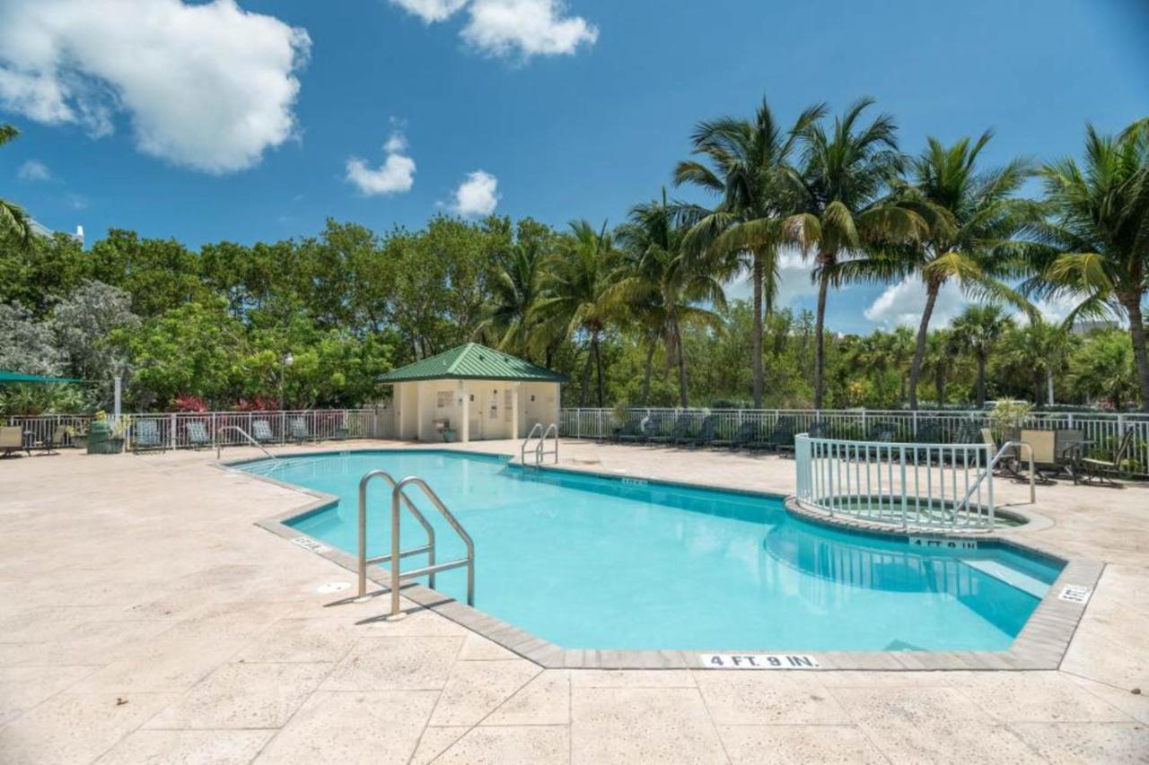Sunrise Suites Grand Bahama Suite #106 Кей Уест Екстериор снимка